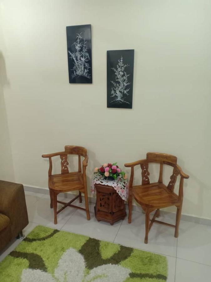 Kh Homestay Comfy N Calm Seri Manjung Exterior photo